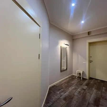 On Klovsky Uzviz Apartment Kyiv