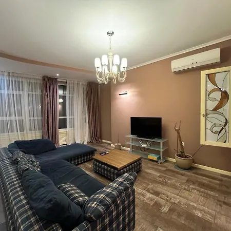 Apartment On Klovsky Uzviz Kyiv