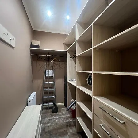 Apartment On Klovsky Uzviz
